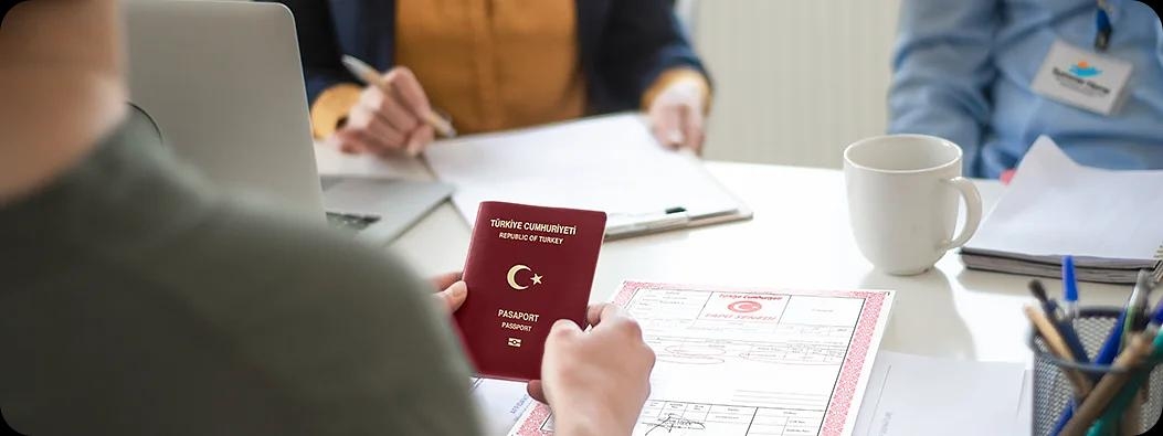 استشارات الحصول على الجنسية وتصريح الإقامة