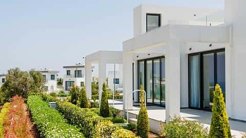 Stunning Fully Furnished Apartment with Panoramic Roof Terrace  — 6/25