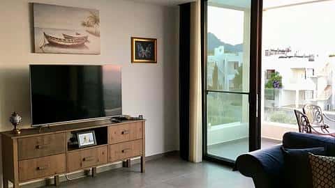Stunning Fully Furnished Apartment with Panoramic Roof Terrace  — 7/25