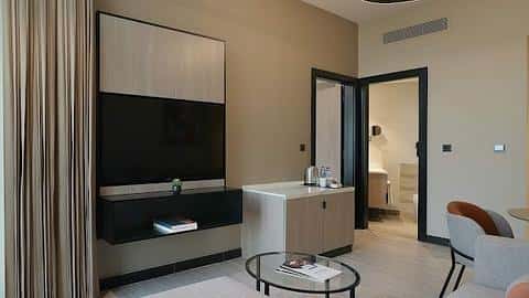 Chambres d'hôtel avec des vues magnifiques à Damac Hills 2 — 3/5