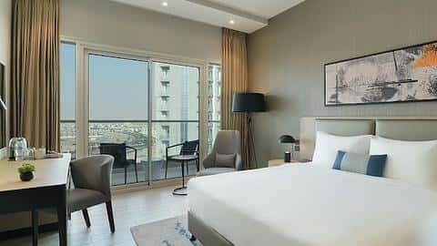 Chambres d'hôtel avec des vues magnifiques à Damac Hills 2 — 5/5