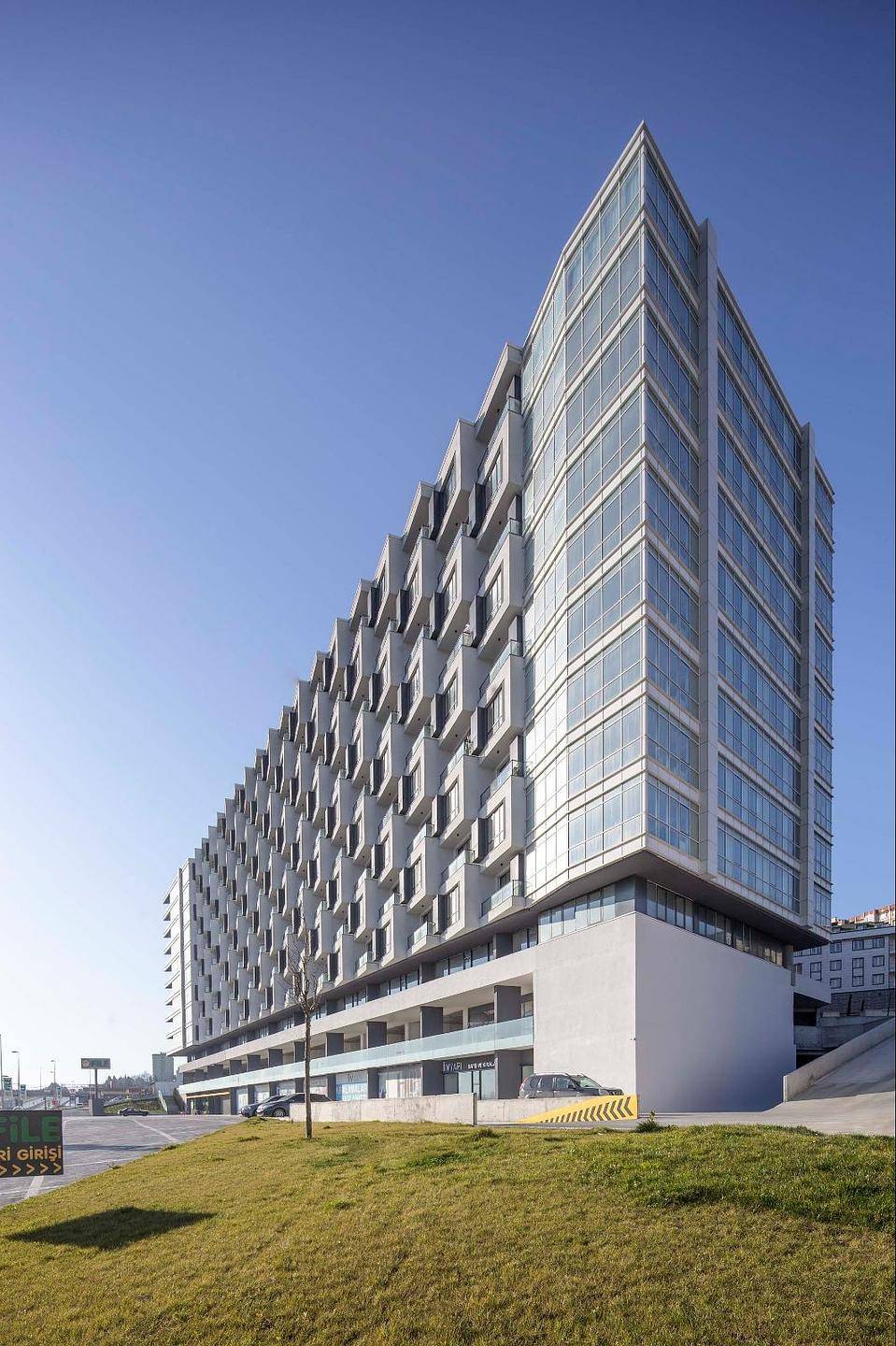 detail.propertyImage