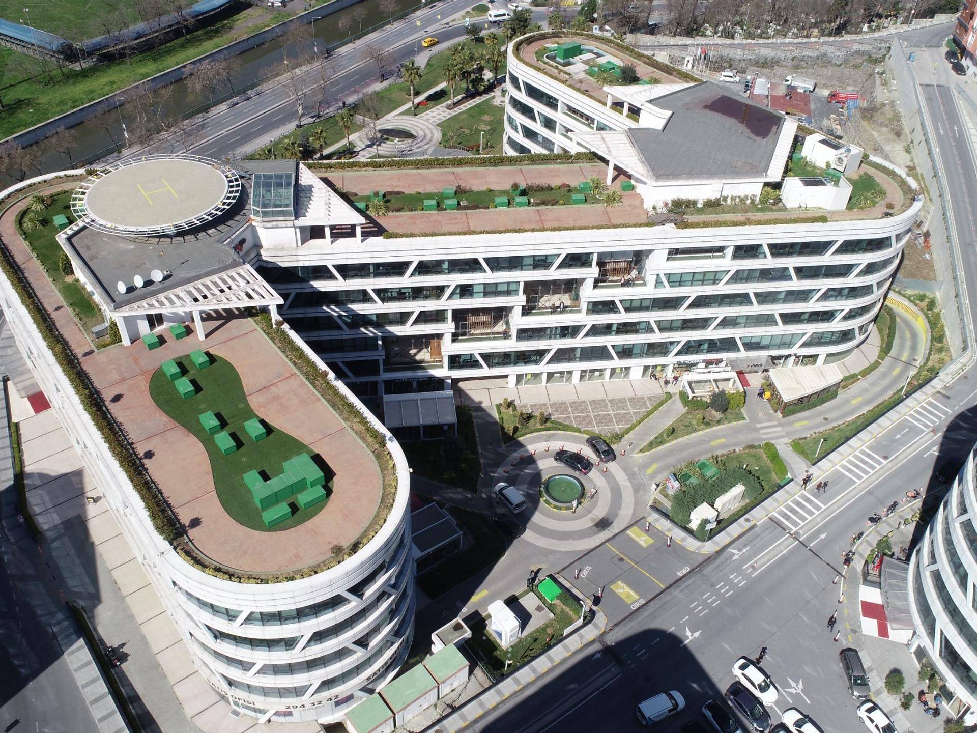 Commercial Units in Investment District Kagithane, Istanbul