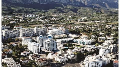 Станови са видом на море, 1-3 соба на продају у Гирне, Кјренија, Северни Кипар — 1/11
