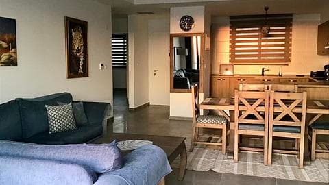 Stunning Fully Furnished Apartment with Panoramic Roof Terrace  — 1/25