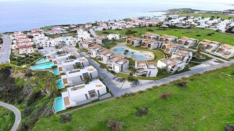 Луксузне виле са панорамским погледом на море у Есентепу, Кипар — 1/25
